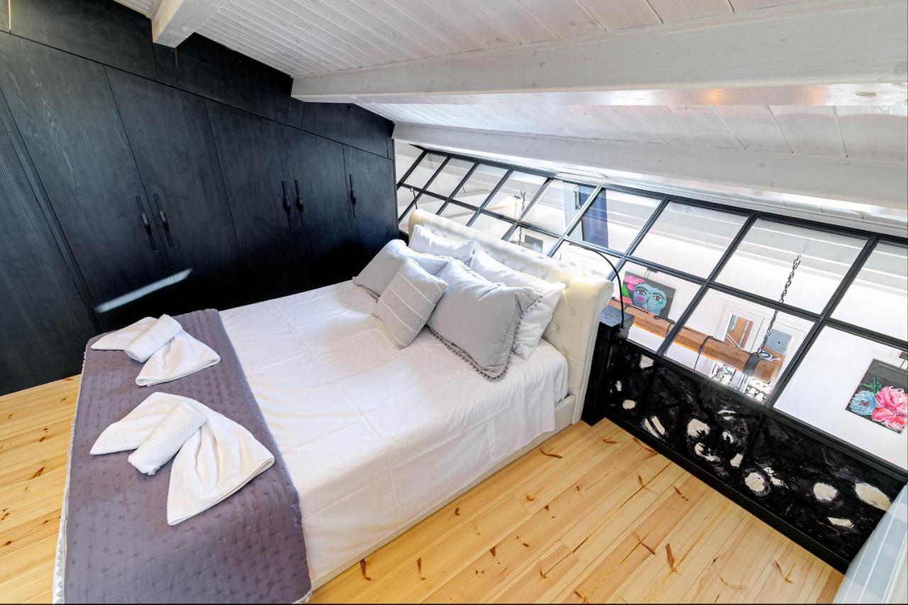 Art Loft Venetian Well Apartment *